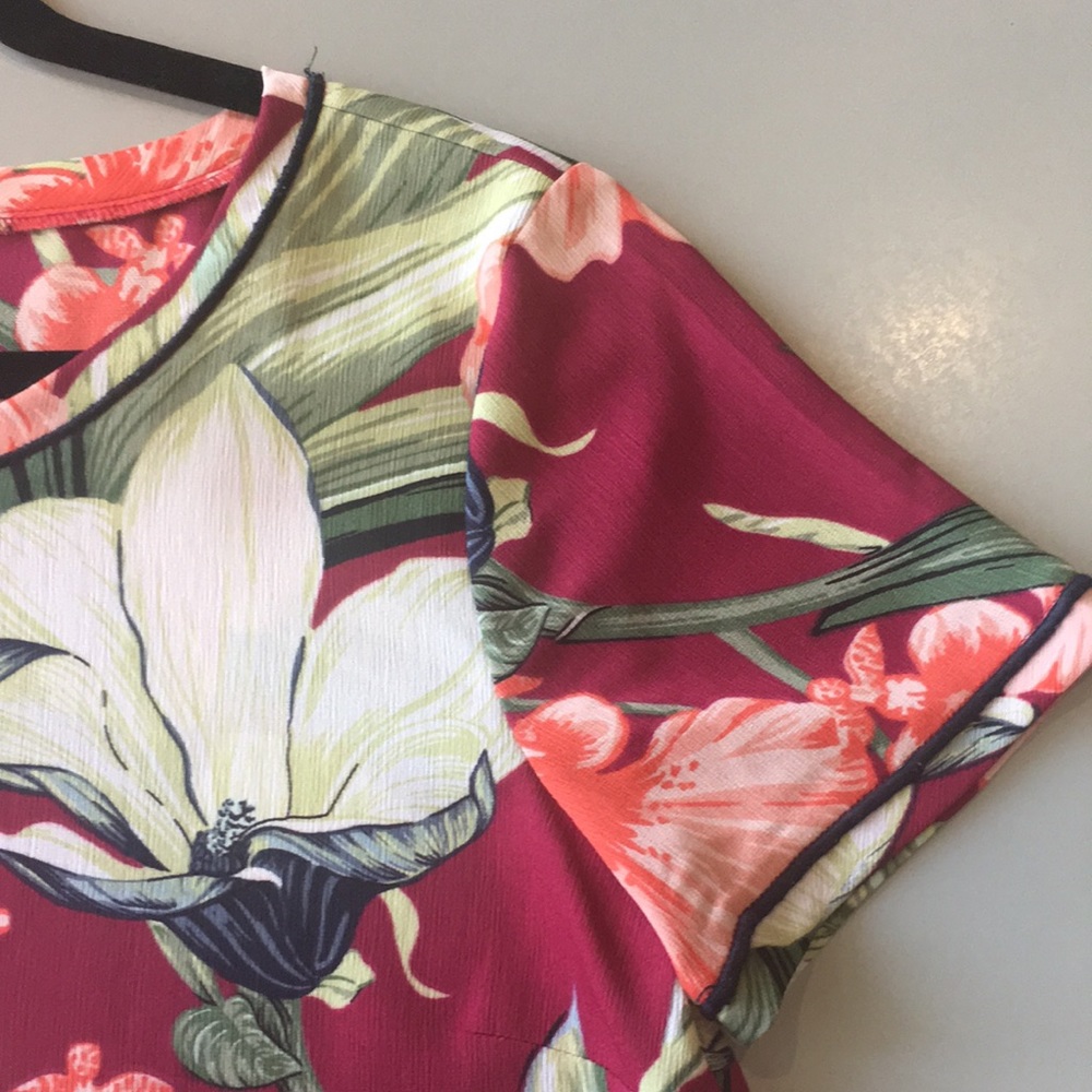 Ann Taylor floral top - Picture 5 of 8